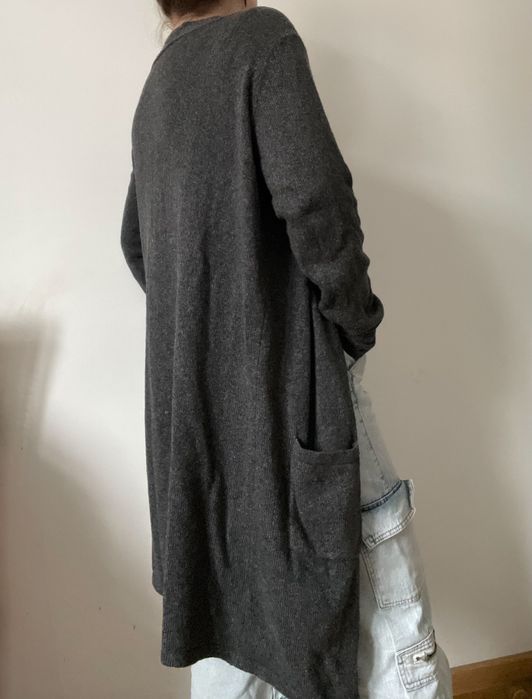 Szary długi kardigan
