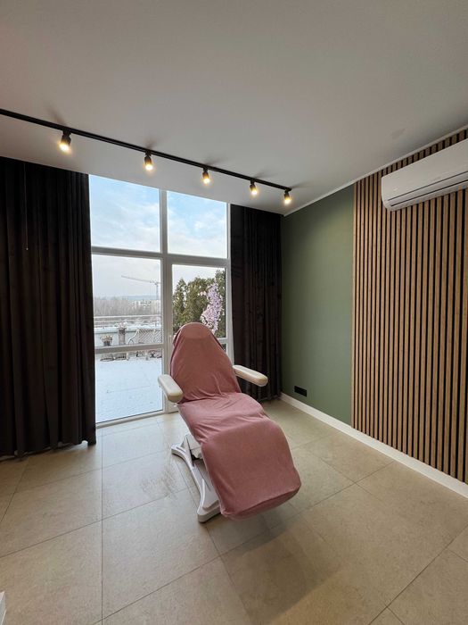 Gabinet 14 m² z własnym tarasem - Kielce, Zalew