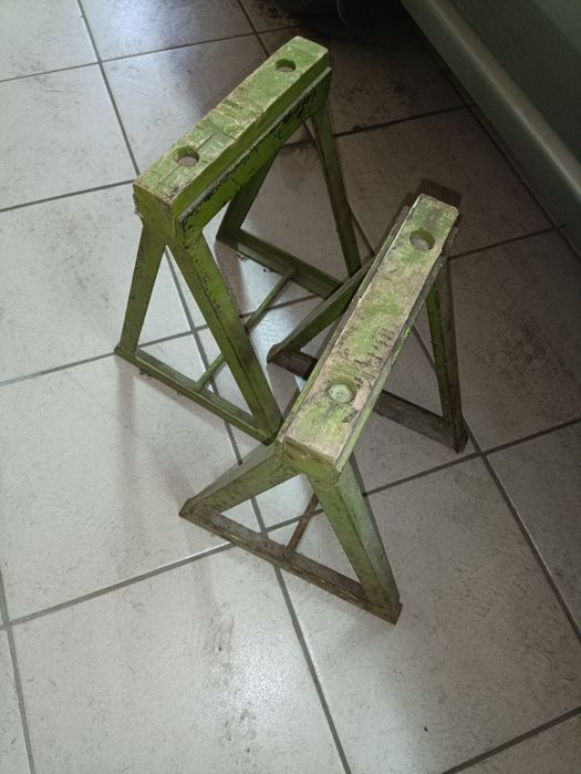 Підставки, козлики під щось 2 шт.