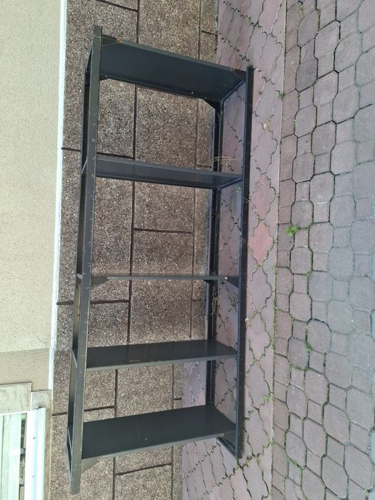 Продам металеві стелажі. Три штуки. Розмір 235×97×43. Ціна за один