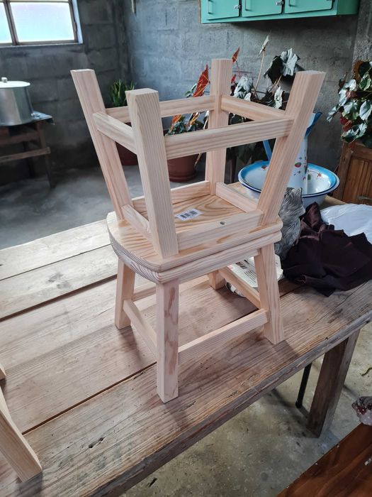 Banco oval artesanal em madeira de pinho maciça 23 cm (NOVO) - SET DE 2 UNIDADES-ENTREGUE EM SUA CASA