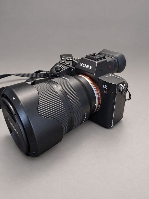Sony A7R III + Tamron 17–28 mm f/2.8 — pełna klatka 42,4 MP