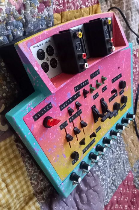 GLITCH BOX analogowy mixer video