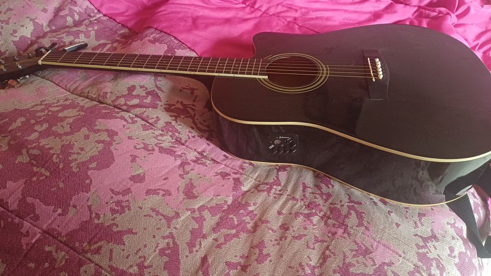 Guitarra elétrica ótimo estado