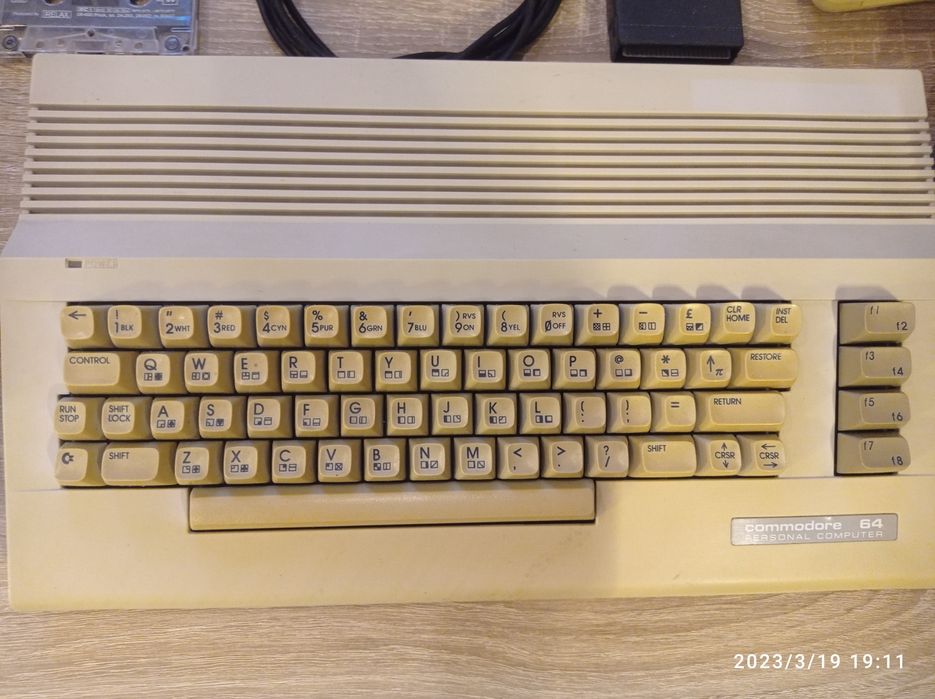 Komputer Commodore C 64 sprawny