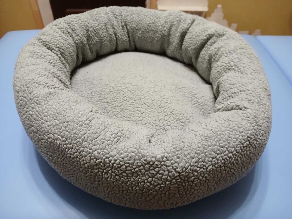 Лежанка для котів