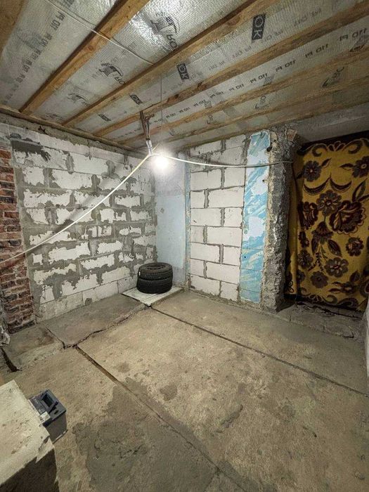 Продається 2 кімнатна квартира р -н Черьомушки без ремонта