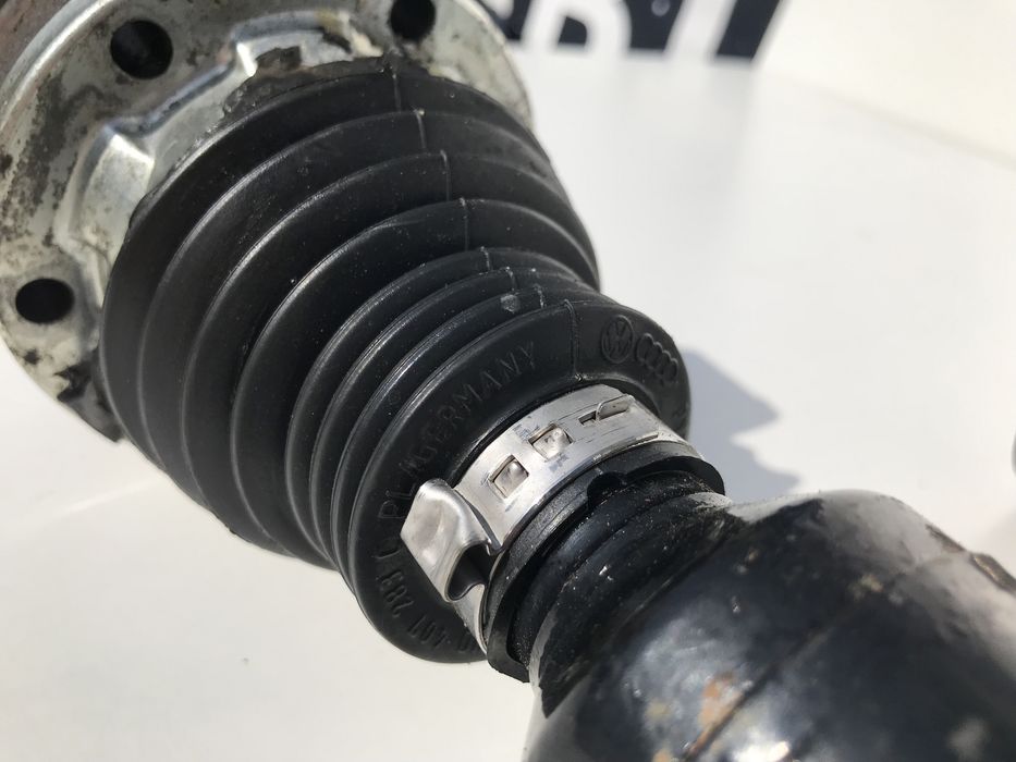 Полуось шрус полуосі Passat B6 1.6 FSI полуось Пассат Б6 1.6 бензин