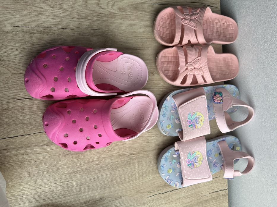 Взуття для дівчинки безкоштовно