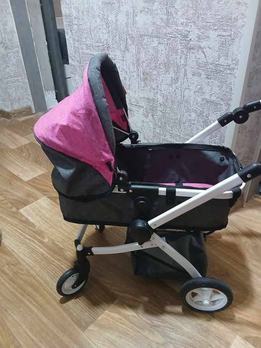 Детская коляска для кукол.