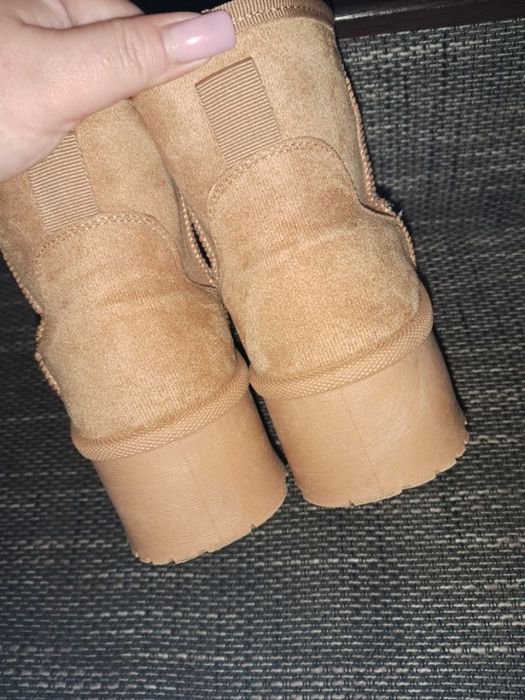 Уги бежеві 37рр на платформе