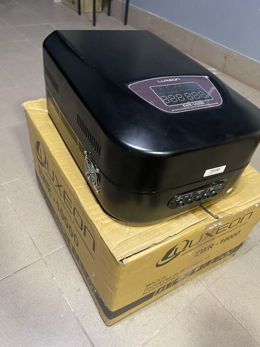 Стабілізатор напруги Luxeon WDR-10000