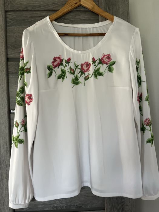 Вишиванка вишита бісером