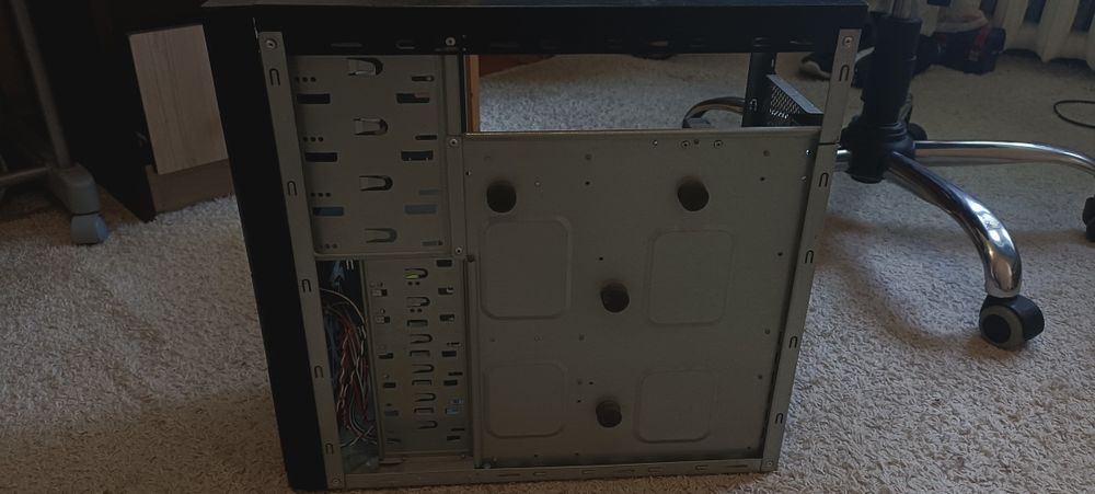Продам корпус от ПК со всеми внутристями