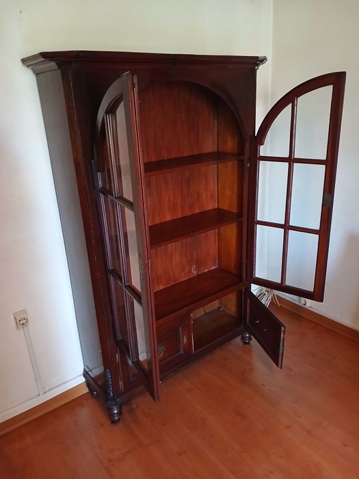 Cristaleira / Louceiro Antigo – Estilo Inglês (Para Restauro)