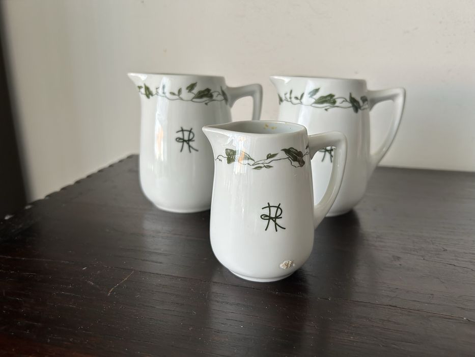 Conjunto de 3 canecas VA.