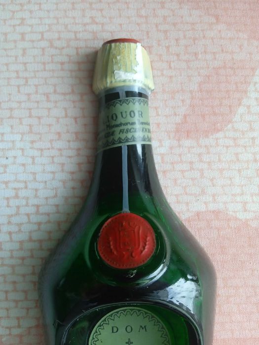 Lote de 4 cinzeiros vintage MARTINI, LABEL 5,  BENEDICTINO e LEOPOLD