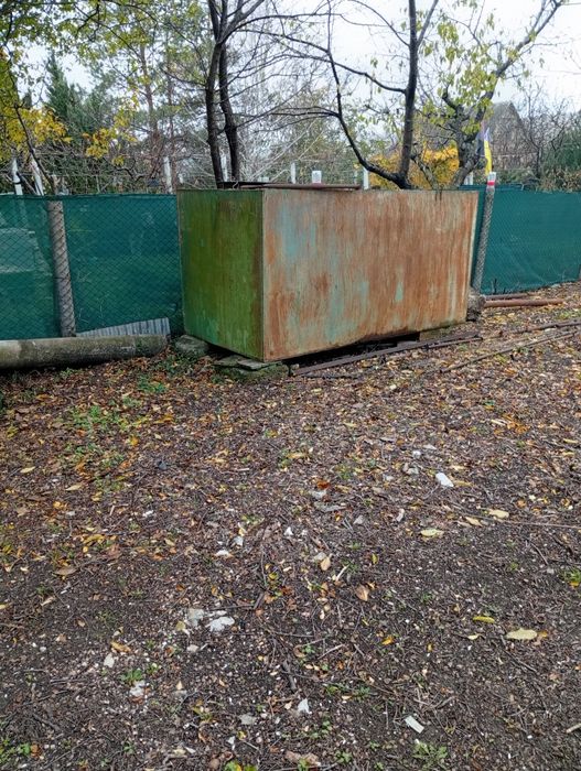 Ёмкость для воды металлическая.