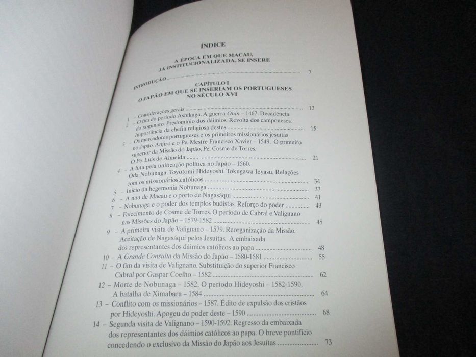 Livro História de Macau Gonçalo Mesquitela