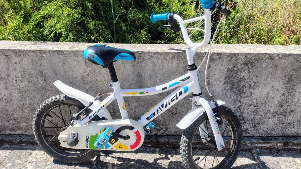 Bicicleta de criança com rodinhas