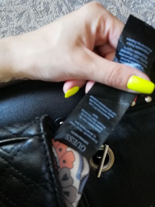 Torebka na ramię Guess