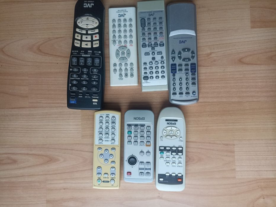 Pilot Sony Panasonic Samsung Pioneer Denon Loeve JVC Epson Philips