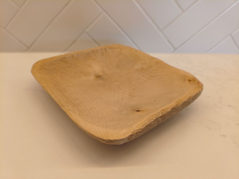 Miska rzeźbiona ręcznie