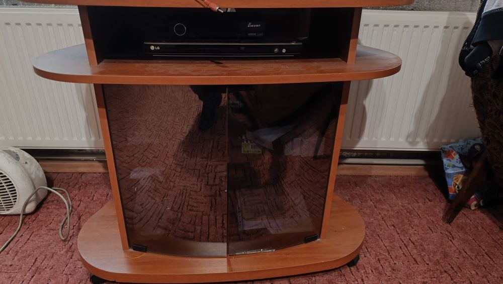 Столик под телевизор