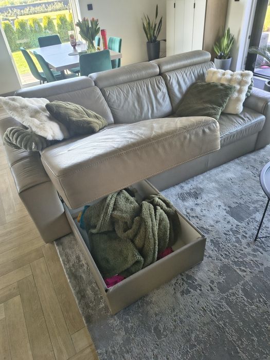 Skórzany narożnik z funkcją spania i schowkiem