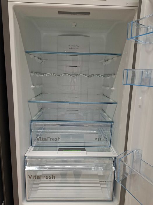 Frigorífico Combinado BOSCH / MIELE  (No Frost - 186 cm - 326 L - Inox)  | Novo