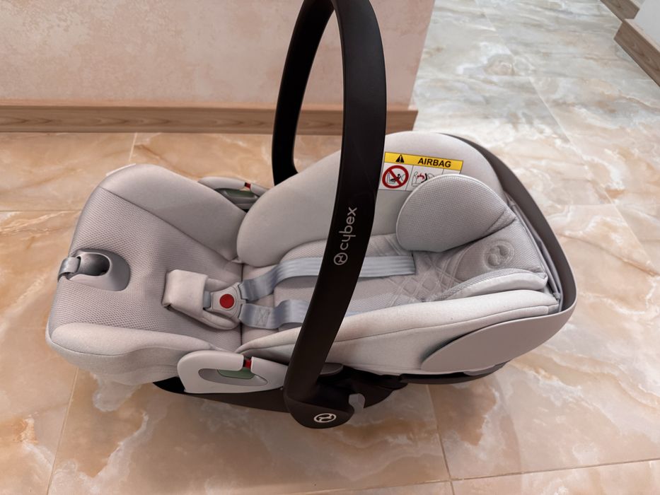 Продам дитячу автолюльку cybex