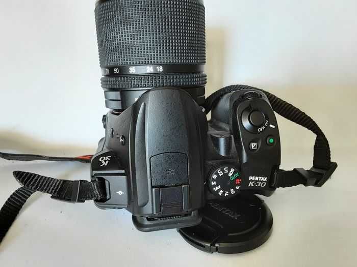 Pentax K30 Camera + DA 18-135 ED AL WR Lens64737811948675121