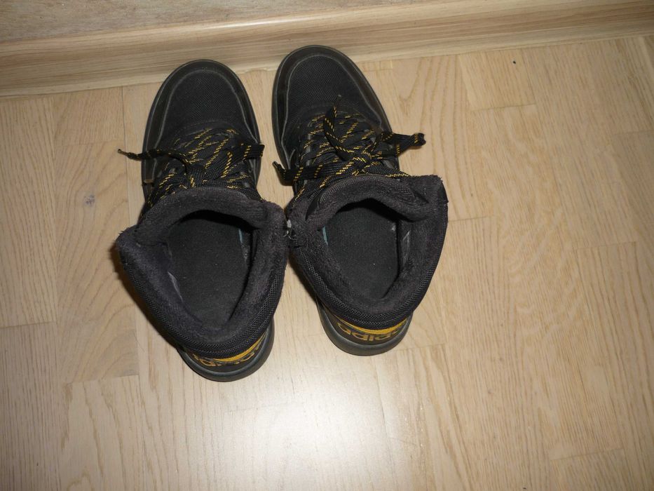 Czarne trzewiki ocieplane Adidas roz. 38 Jesień/zima