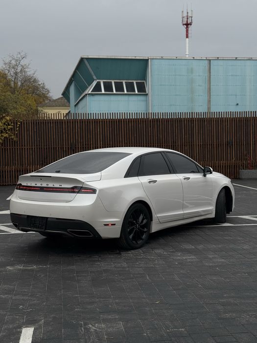 Lincoln MKZ Reserve I
