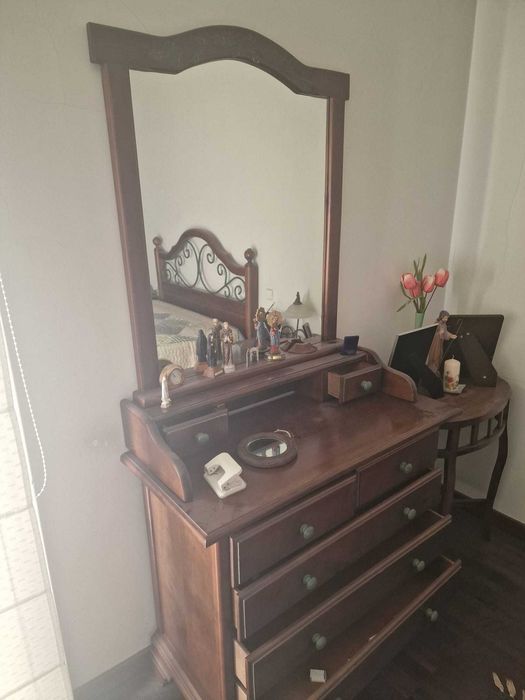 Sofás Chateau D´Ax e outro mobiliário de quarto e sala