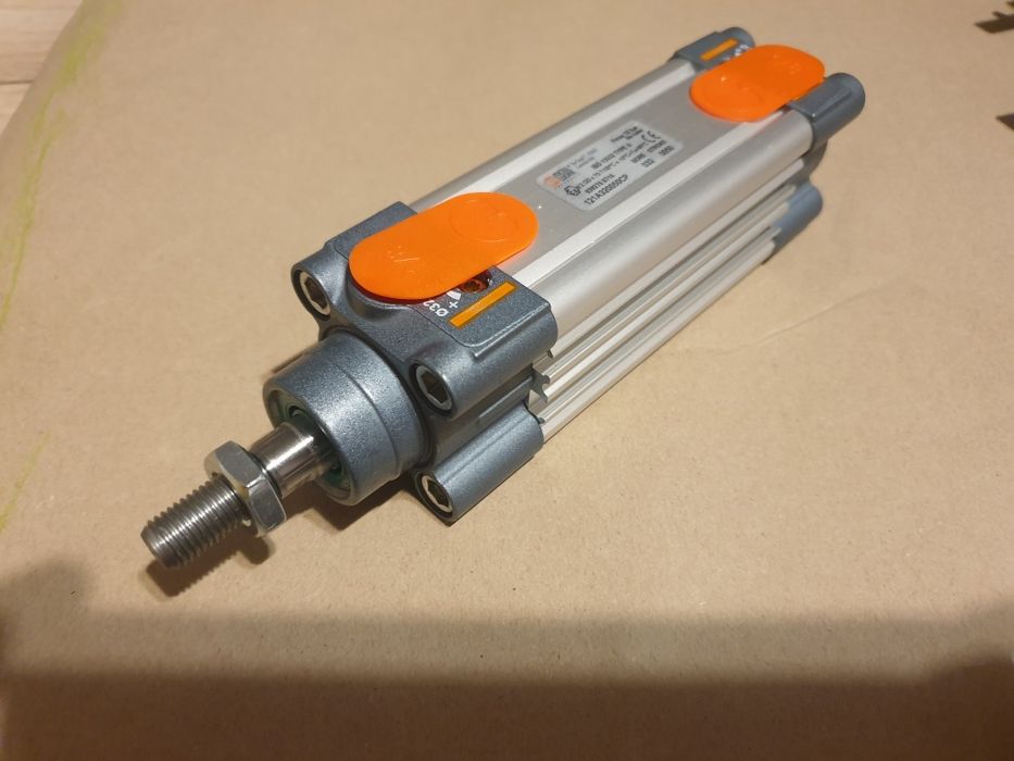 Siłownik  Metalwork d32x50