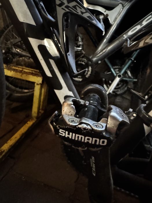 Kross Vento 2.0 z pedałami Shimano