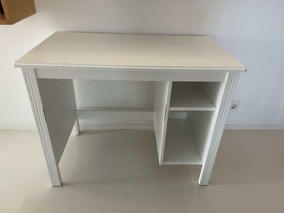 Secretária IKEA Brusali