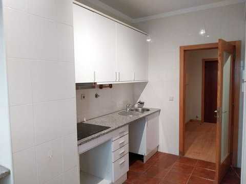 Apartamento T1 para arrendamento na Rua de Altino Domingues Moreira, 1º andar, Maia