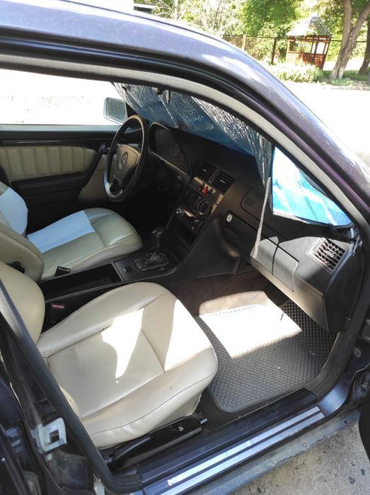 Mercedes-Benz w202 c180