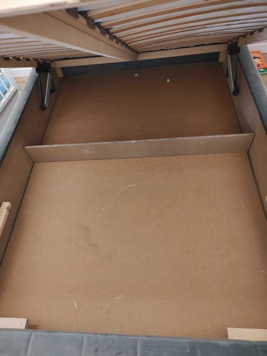 Łóżko sypialniane