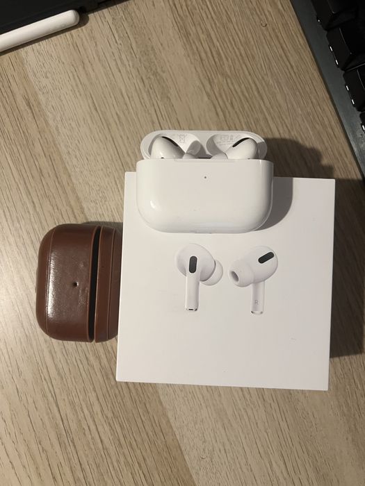 Apple Airpods Pro (fone direito com problema nos graves)