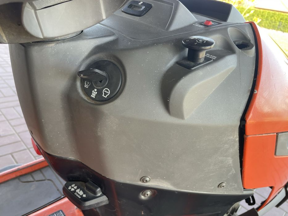 Mocny Traktorek Kosiarka Husqvarna YTH2454T V2 24KM Briggs 130cm tempomat hydro