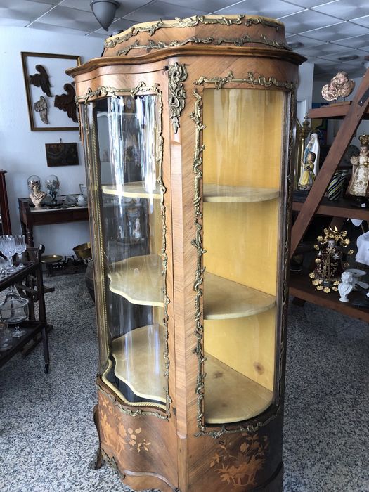 Vitrine antiga de grandes dimensoes