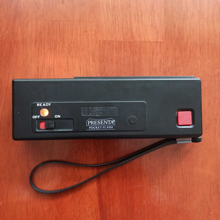 Kolekcjonerski, analogowy aparat fotograficzny Pocket Flash Camera.