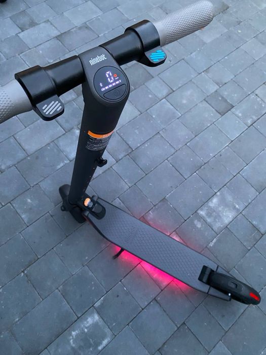 Електросамокат ninebot