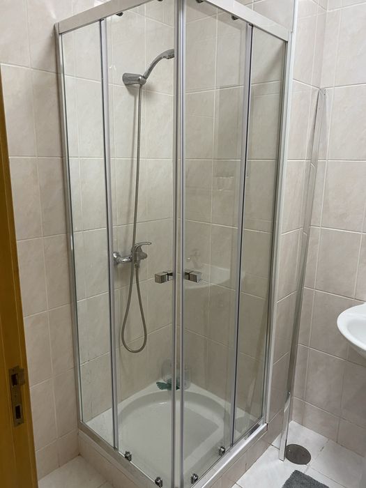 Quarto para arrendamento com despesas incluídas em T4