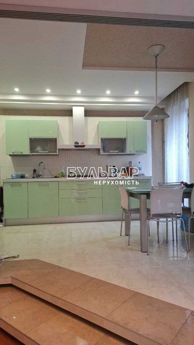 Продам 4 к.кв - 190 м2,, ЖК Азарин, Отакара Яроша 16-Б +2 паркоместа