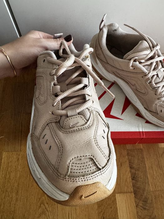 NIKE M2K TEKNO пудрові