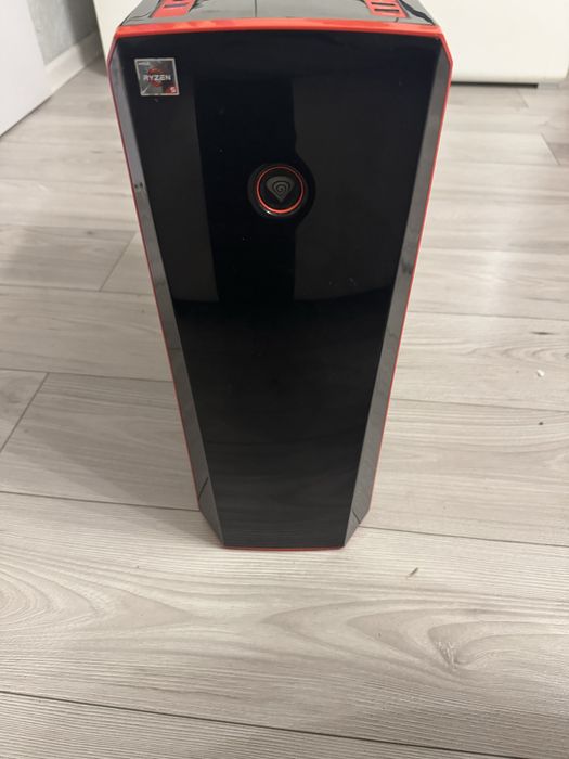 komputer gamingowy Genesis titan700